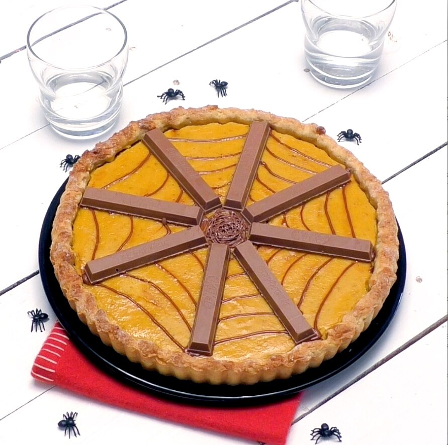 Halloween pumpkin pie